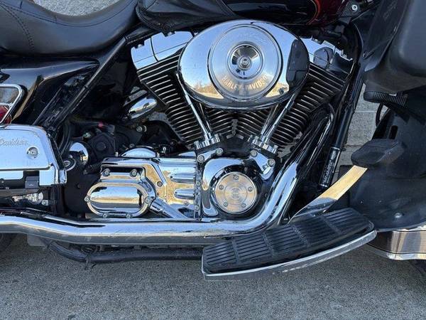 2005 Harley-Davidson, dovoz Kanada — foto 5 z 12