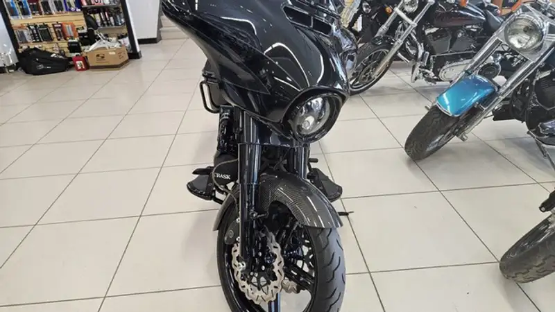 2017 Harley-Davidson Unspecified, černá, 0 km, dovoz Kanada — foto 2 z 6