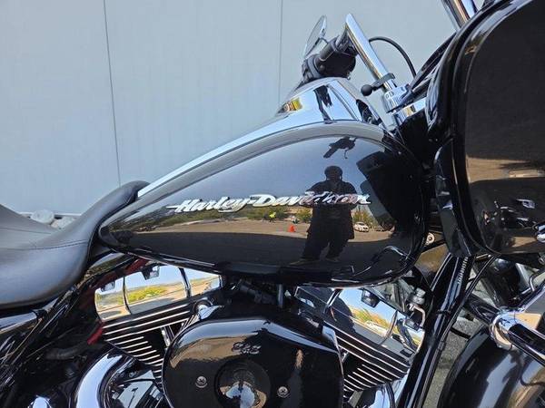 2016 Harley-Davidson, dovoz Kanada — foto 2 z 12