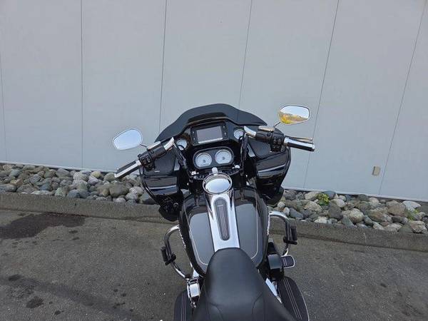 2016 Harley-Davidson, dovoz Kanada — foto 9 z 12