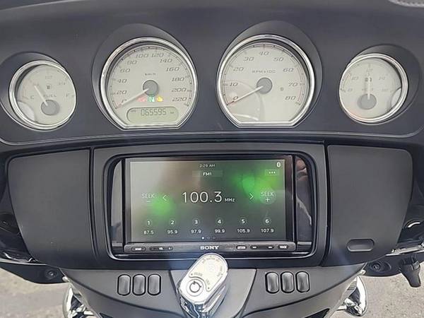 2017 Harley-Davidson, dovoz Kanada — foto 11 z 12