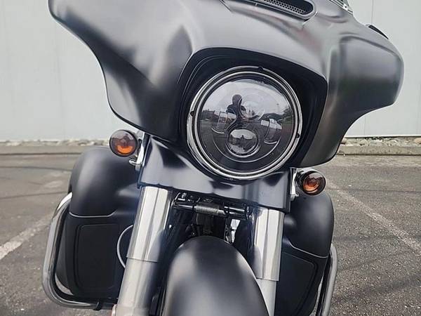 2017 Harley-Davidson, dovoz Kanada — foto 9 z 12