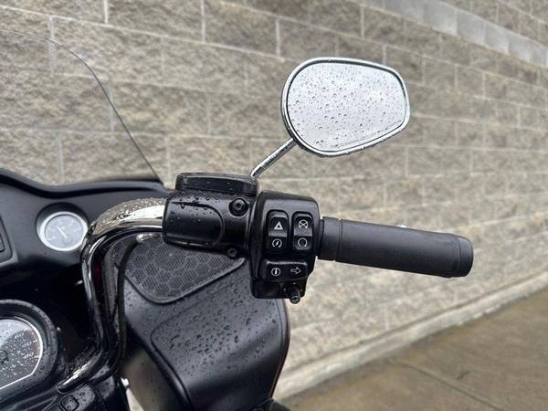 2017 Harley-Davidson, dovoz Kanada — foto 9 z 12