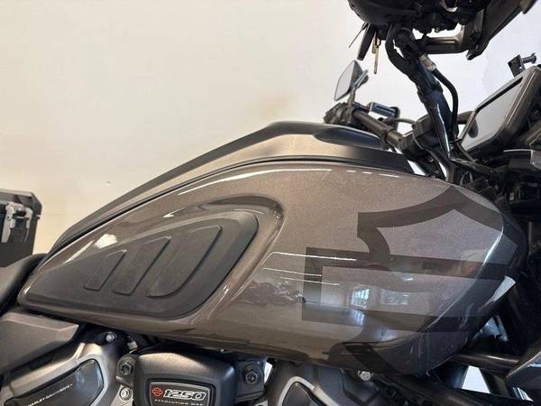 2023 Harley-Davidson, dovoz Kanada — foto 2 z 12