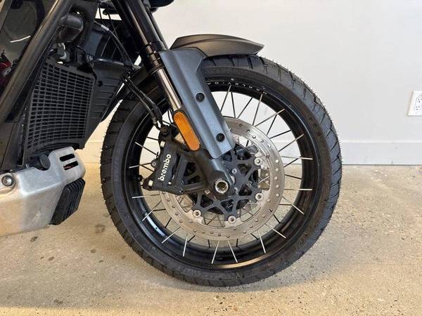 2023 Harley-Davidson, dovoz Kanada — foto 3 z 12