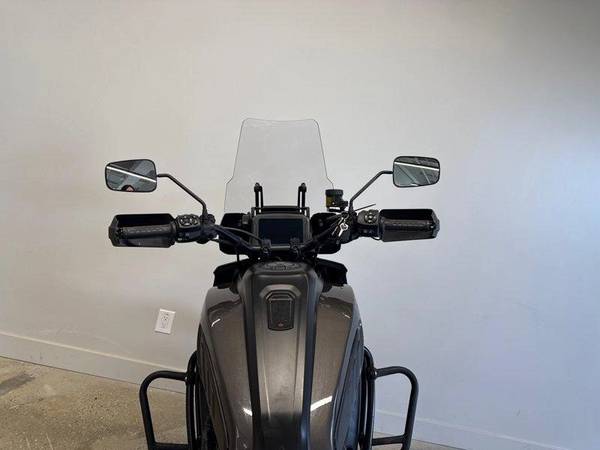 2023 Harley-Davidson, dovoz Kanada — foto 9 z 12