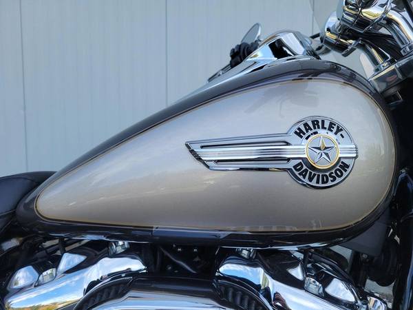 2023 Harley-Davidson, dovoz Kanada — foto 2 z 12