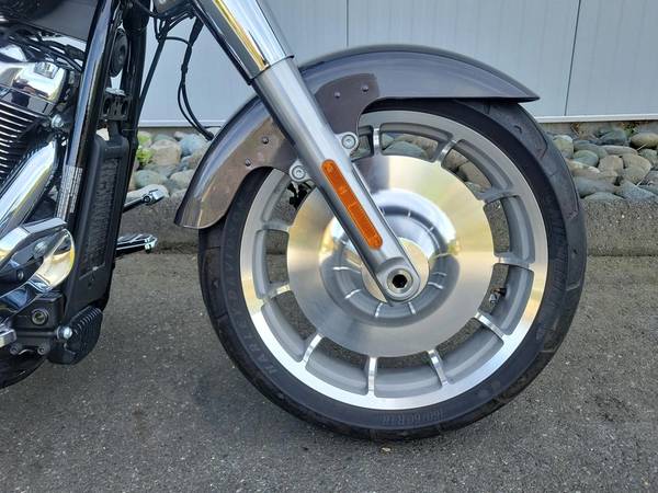 2023 Harley-Davidson, dovoz Kanada — foto 3 z 12