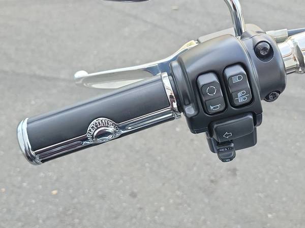 2023 Harley-Davidson, dovoz Kanada — foto 7 z 12