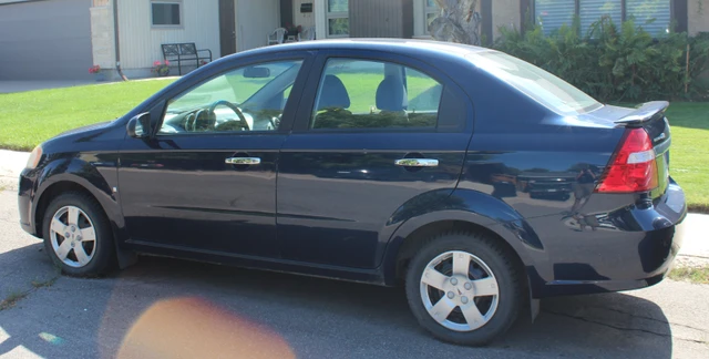 2010 Pontiac G3, dovoz Kanada — foto 1