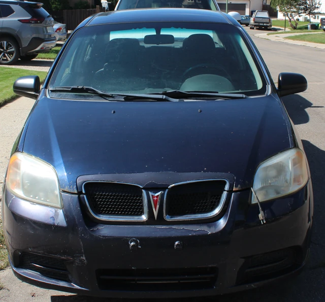 2010 Pontiac G3, dovoz Kanada — foto 2 z 2