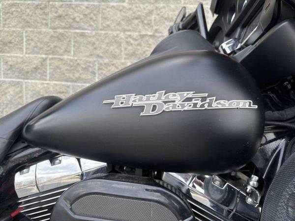2016 Harley-Davidson, dovoz Kanada — foto 2 z 12