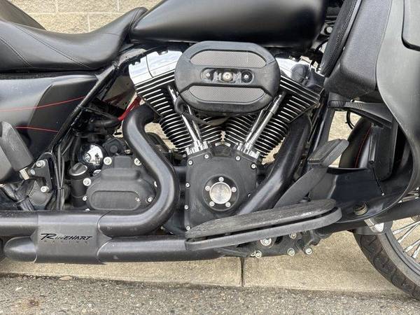 2016 Harley-Davidson, dovoz Kanada — foto 5 z 12