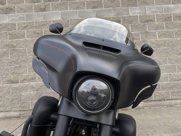 2016 Harley-Davidson, dovoz Kanada — foto 9 z 12