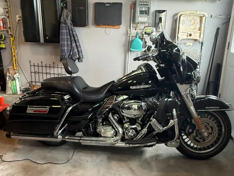 2013 Harley-Davidson Electra Glide Maximum, černá, 61 000 km, dovoz Kanada — foto 3 z 3