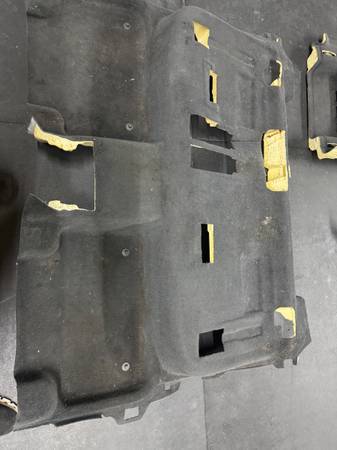 Lamborghini Urus 2019-2023 přední + zadní Complete Interior Carpet OE, dovoz USA — foto 3 z 9