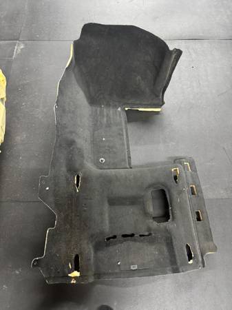 Lamborghini Urus 2019-2023 přední + zadní Complete Interior Carpet OE, dovoz USA — foto 1