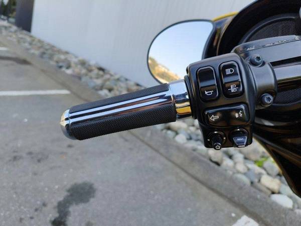 2015 Harley-Davidson, dovoz Kanada — foto 10 z 12
