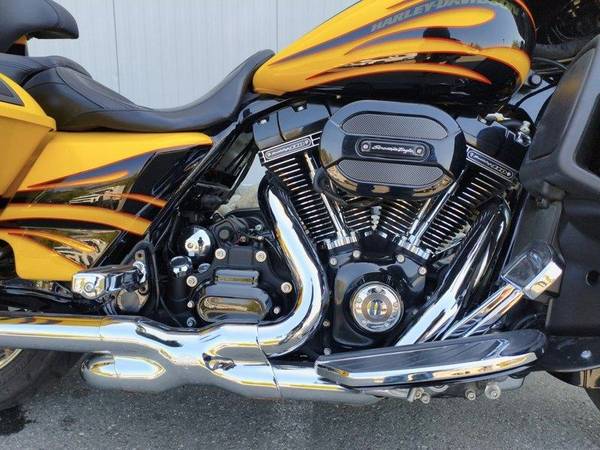 2015 Harley-Davidson, dovoz Kanada — foto 5 z 12