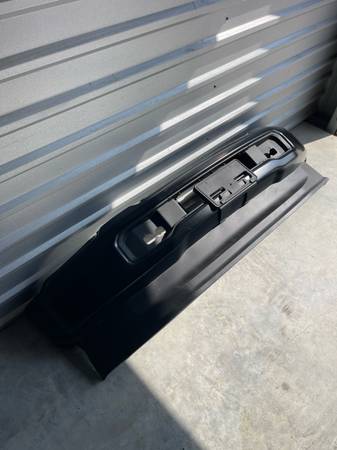 2023 2024 2025 2026 Ford F450 / F550 Super duty nárazník black OE, černá, dovoz USA — foto 4 z 6