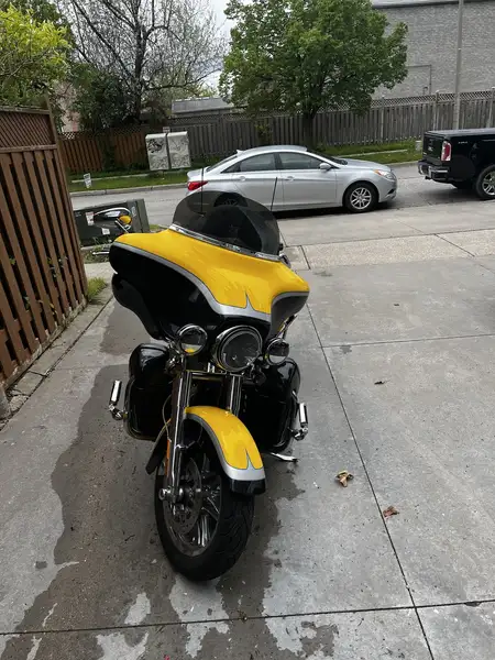 2012 Harley-Davidson CVO, 32 000 km, dovoz Kanada — foto 2 z 9
