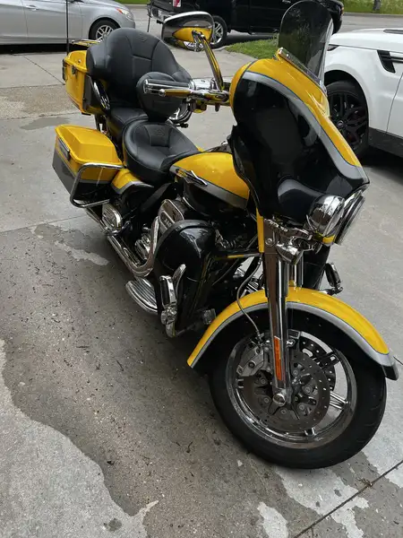 2012 Harley-Davidson CVO, 32 000 km, dovoz Kanada — foto 9 z 9