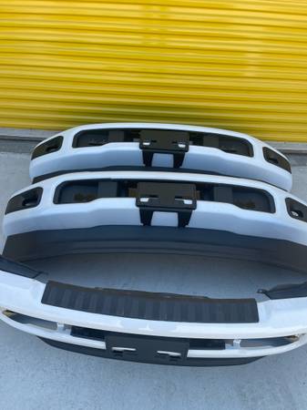 2023-2026 FORD F250 / F350 FRONT BUMPER OEM WHITE, bílá, dovoz USA — foto 6 z 6