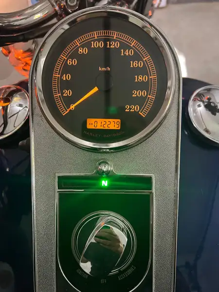2007 Harley-Davidson Softail, modrá, 12 300 km, dovoz Kanada — foto 3 z 4