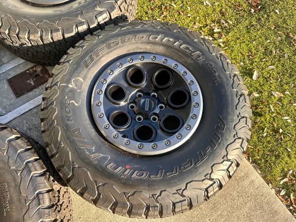 2021-2026 Ford F-150 Raptor 37 Package Wheels and Tires with TPMS, dovoz USA — foto 4 z 5