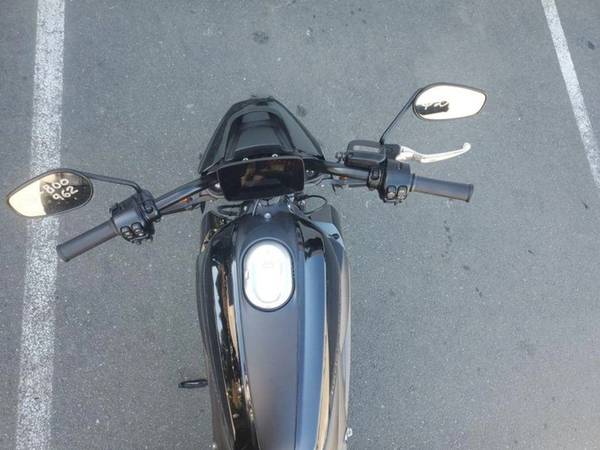 2020 Harley-Davidson, dovoz Kanada — foto 8 z 12