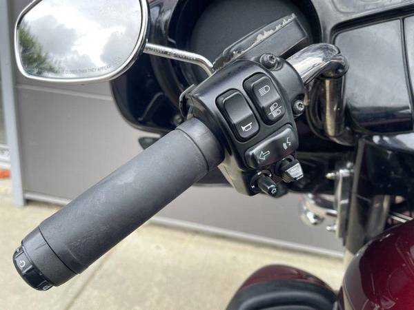 2016 Harley-Davidson, dovoz Kanada — foto 10 z 12