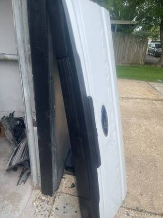 2024-2026 F250/350 Tailgate, dovoz USA — foto 3 z 9