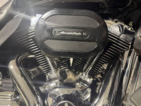 2015 Harley-Davidson, dovoz Kanada — foto 5 z 12