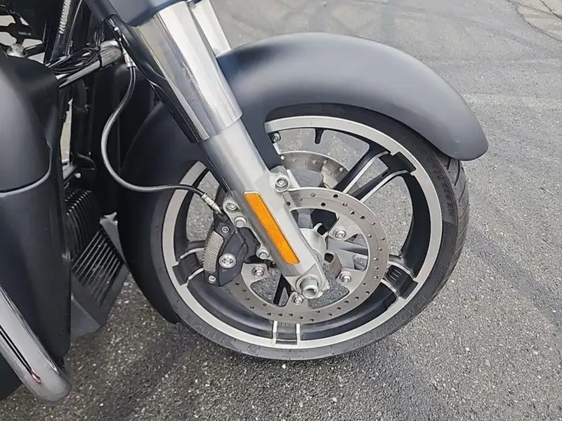 2017 Harley-Davidson Unspecified, černá, 65 755 km, dovoz Kanada — foto 6 z 12