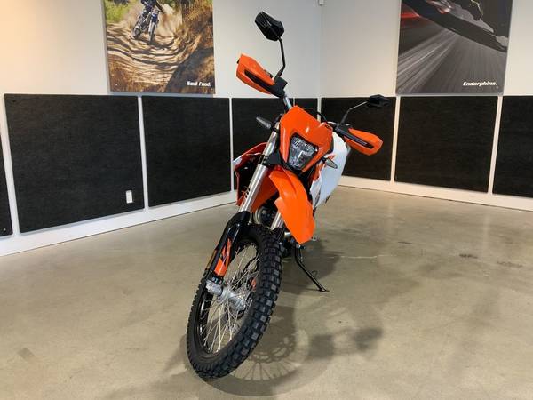 2026 KTM, dovoz Kanada — foto 2 z 7