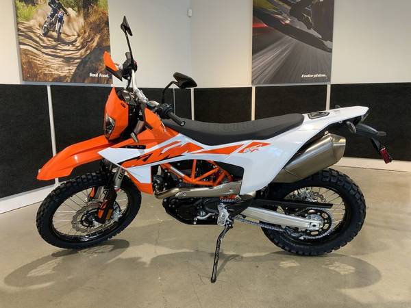 2026 KTM, dovoz Kanada — foto 3 z 7