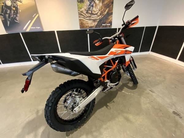 2026 KTM, dovoz Kanada — foto 5 z 7