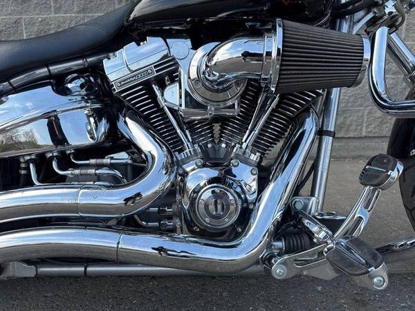 2013 Harley-Davidson, dovoz Kanada — foto 5 z 12