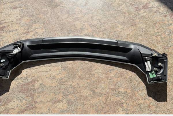 Upper Lamborghini Tailgate Spoiler, dovoz USA — foto 2 z 2