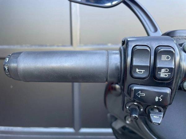 2015 Harley-Davidson, dovoz Kanada — foto 10 z 12