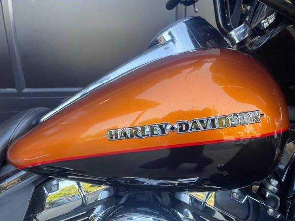 2015 Harley-Davidson, dovoz Kanada — foto 2 z 12