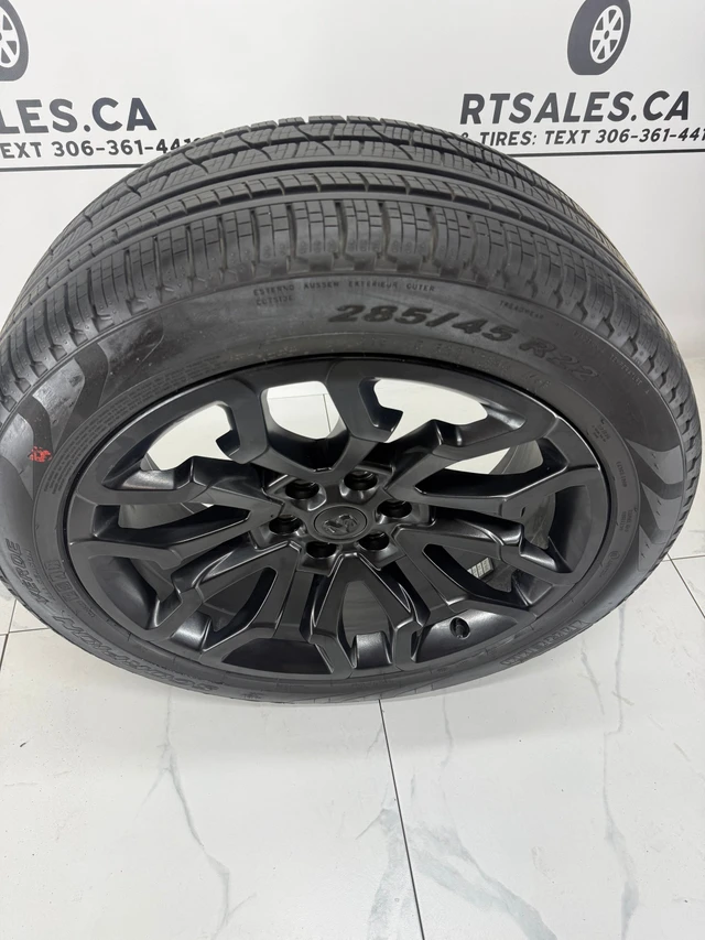 285/45/22 Pirelli Tires 22 inch Ram 1500 Rims 6x139 Takeoffs, dovoz Kanada — foto 4 z 5