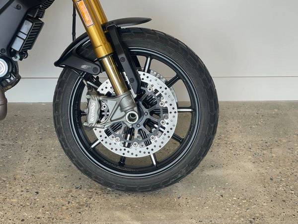 2022 Ducati, dovoz Kanada — foto 3 z 12