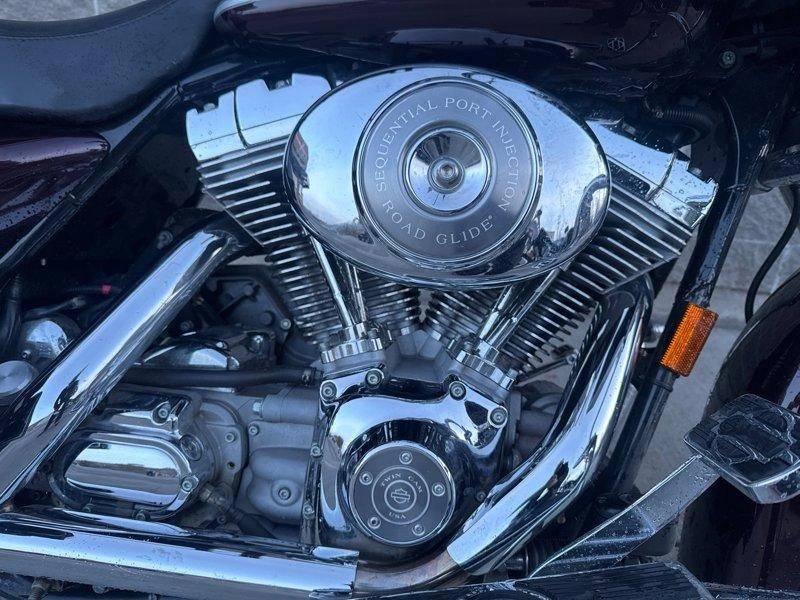 2005 Harley-Davidson, dovoz Kanada — foto 2 z 12