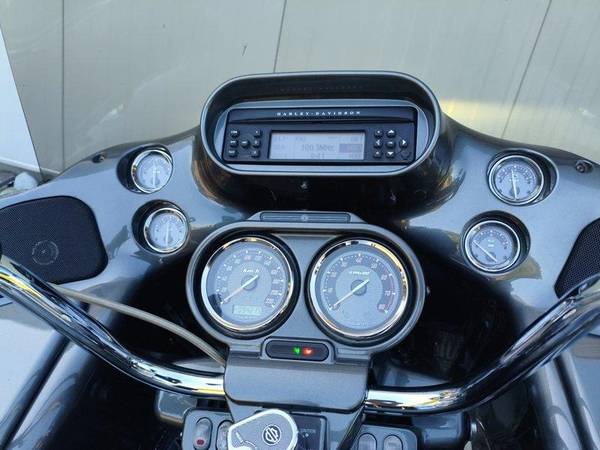 2011 Harley-Davidson, dovoz Kanada — foto 11 z 12