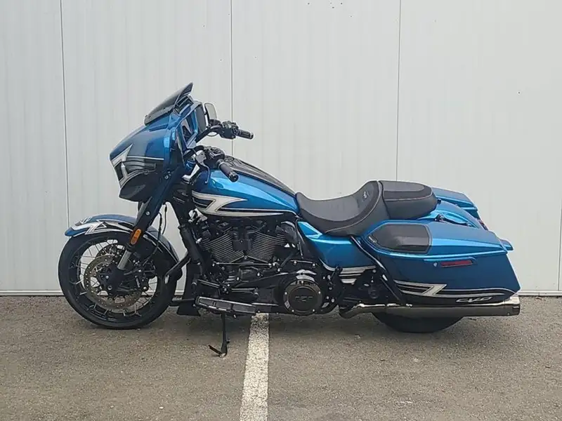 2023 Harley-Davidson Unspecified, modrá, 21 891 km, dovoz Kanada — foto 10 z 12