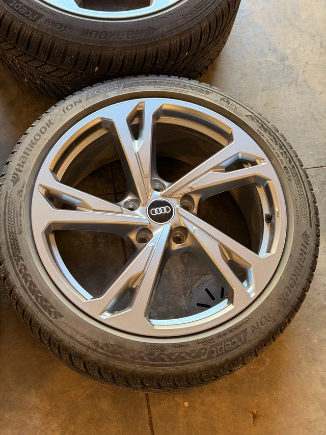 OE Audi E-Tron GT RS 20” winter tires and rims, dovoz Kanada — foto 4 z 5