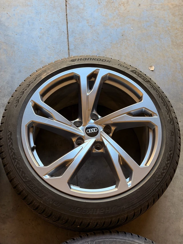 OE Audi E-Tron GT RS 20” winter tires and rims, dovoz Kanada — foto 5 z 5