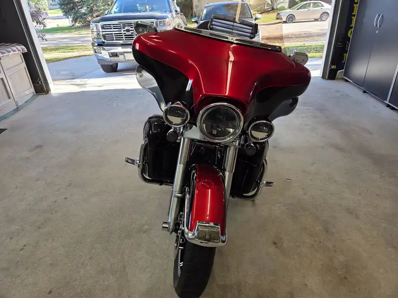 2012 Harley-Davidson Electra Glide, červená, 95 000 km, dovoz Kanada — foto 6 z 11