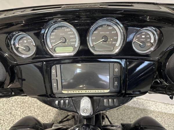 2016 Harley-Davidson, dovoz Kanada — foto 8 z 12